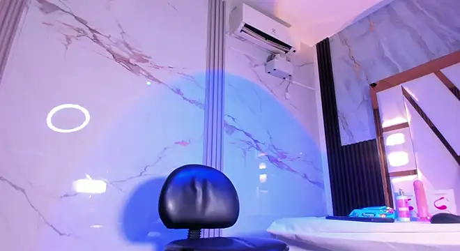 amber diior online show from November 13, 2025, 1:48 am