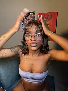 Zizi-campbel online show from February 12, 2026, 9:48 am