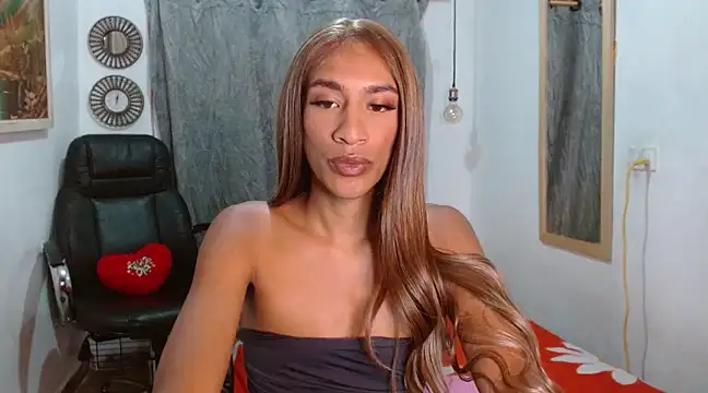 Snapshot of Dannacamilsaenz chatting on January 29, 2025, 12:56 pm Dannacamilsaenz online show from January 29, 2025, 12:56 pm