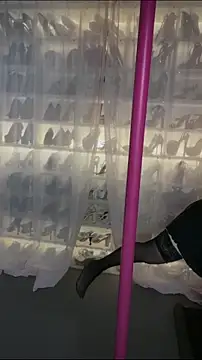 baobaomiqi linger online show from September 11, 2025, 5:13 pm