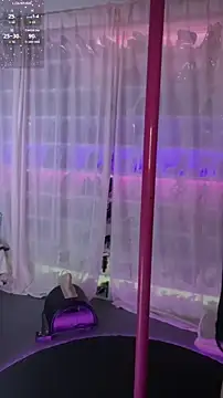 baobaomiqi linger online show from September 28, 2025, 4:34 pm