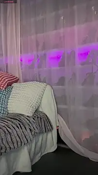 baobaomiqi linger online show from October 11, 2025, 4:38 pm