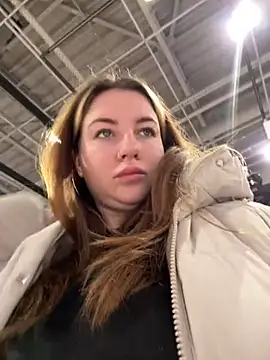 MayaMystic online show from February 6, 2025, 9:11 am