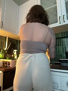 MayaMystic online show from January 6, 2026, 1:04 pm