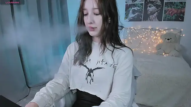 Lissa Meow  online show from September 18, 2025, 4:36 am