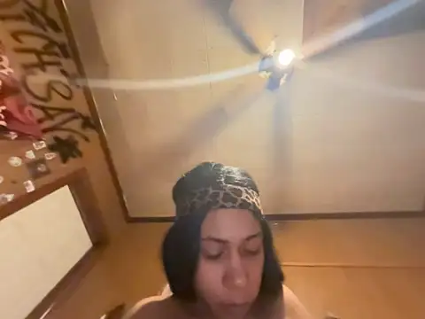 carmelbbyx22 online show from February 17, 2026, 2:52 am