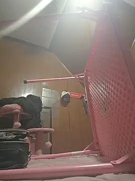 carmelbbyx22 online show from April 16, 2026, 11:51 pm