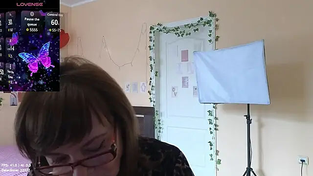 Snapshot of Miss_Moren chatting on July 1, 2026, 4:03 am Miss Moren online show from July 1, 2026, 4:03 am