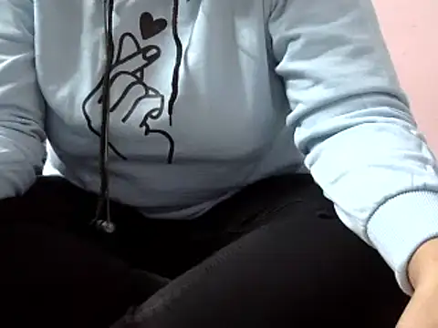 Housewife12 online show from February 5, 2025, 10:41 am