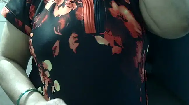 Housewife12 online show from February 15, 2025, 7:50 pm