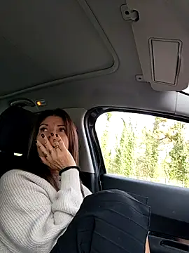 sansan2411 online show from November 12, 2025, 1:00 pm