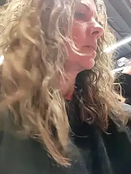 sansan2411 online show from February 11, 2026, 11:48 am