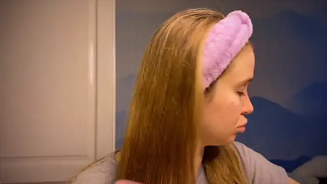 IlonaMurf online show from October 27, 2025, 7:23 am