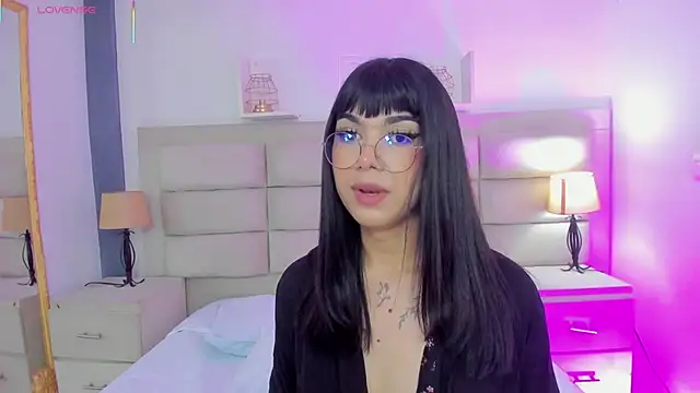 RoseCassie online show from February 24, 2025, 7:09 pm