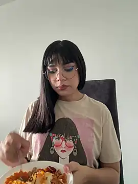 RoseCassie online show from March 9, 2025, 8:10 pm