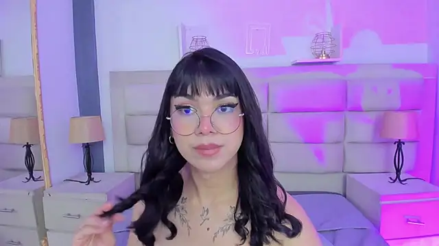 RoseCassie online show from March 12, 2025, 4:35 pm