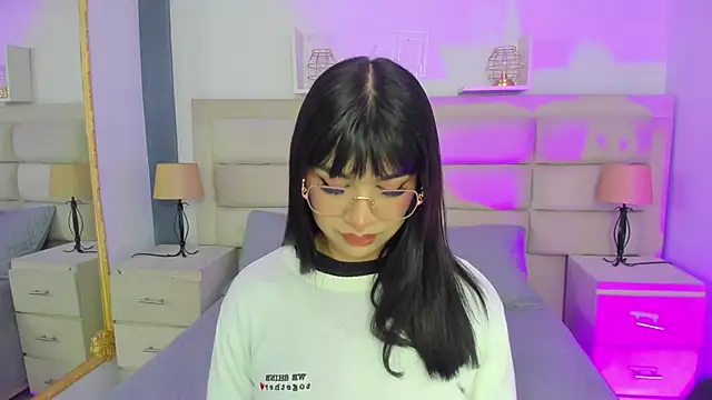 RoseCassie online show from March 18, 2025, 12:36 pm