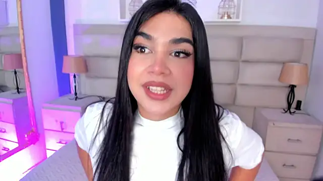 RoseCassie online show from September 24, 2025, 12:41 pm