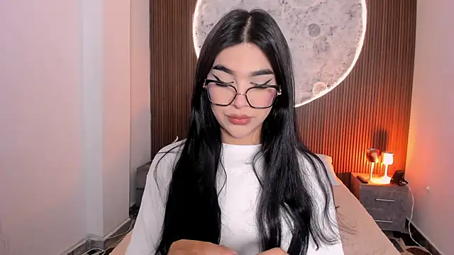 RoseCassie online show from April 28, 2026, 1:05 pm
