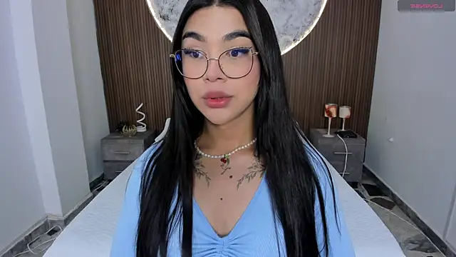 RoseCassie online show from May 18, 2026, 1:06 pm