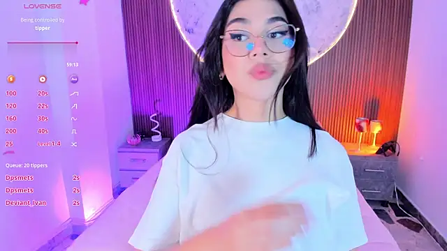RoseCassie online show from June 5, 2026, 2:01 pm
