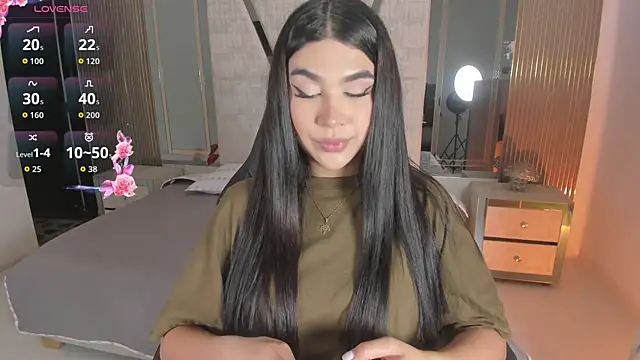 RoseCassie online show from June 24, 2026, 1:43 pm