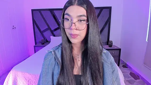 RoseCassie online show from July 5, 2026, 12:23 pm