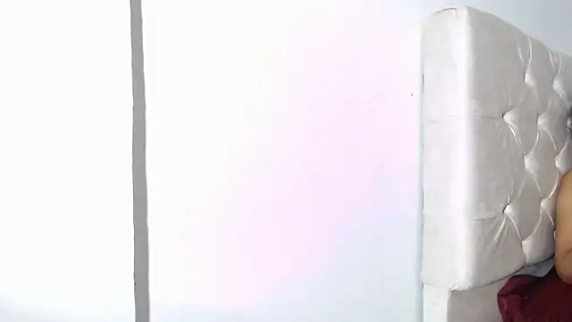 Snapshot of evaFiore chatting on February 1, 2025, 11:06 pm evaFiore online show from February 1, 2025, 11:06 pm