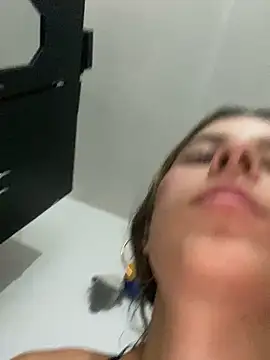 Snapshot of evaFiore chatting on March 4, 2025, 8:05 pm evaFiore online show from March 4, 2025, 8:05 pm