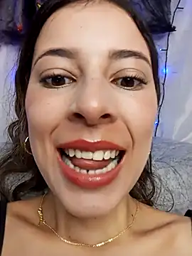 Snapshot of evaFiore chatting on October 31, 2025, 5:03 pm evaFiore online show from October 31, 2025, 5:03 pm