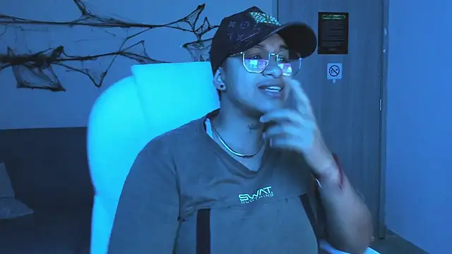 Dominick jones online show from October 7, 2025, 6:32 am