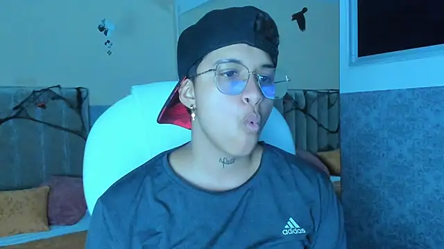 Dominick jones online show from October 15, 2025, 4:45 am