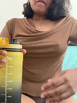 priyadevi17 online show from September 25, 2025, 8:51 am