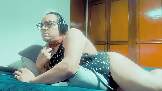 NikkelSofia online show from January 13, 2026, 12:10 pm