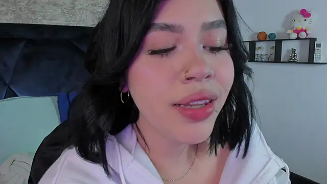 Lily Woodz online show from December 2, 2025, 7:20 pm