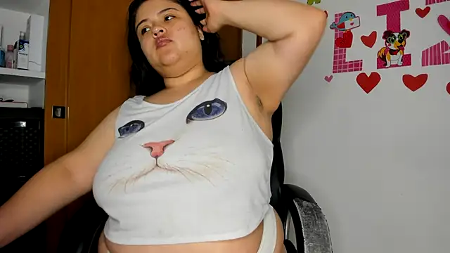 lizzie c online show from February 19, 2025, 2:12 pm