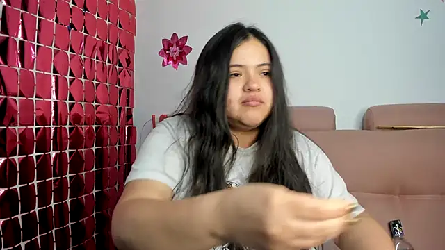 lizzie c online show from April 14, 2026, 9:48 am