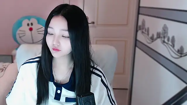 xiao-xiao-D online show from March 2, 2025, 4:50 am