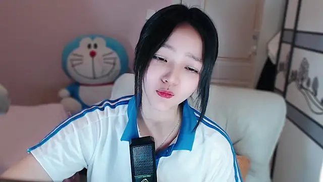 xiao-xiao-D online show from March 20, 2025, 2:32 pm