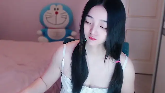 xiao-xiao-D online show from September 28, 2025, 2:50 am