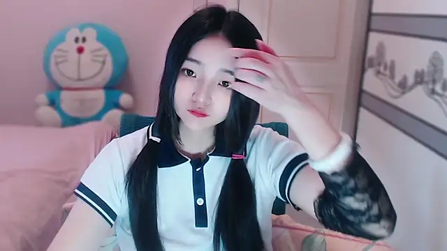 xiao-xiao-D online show from October 7, 2025, 6:21 am