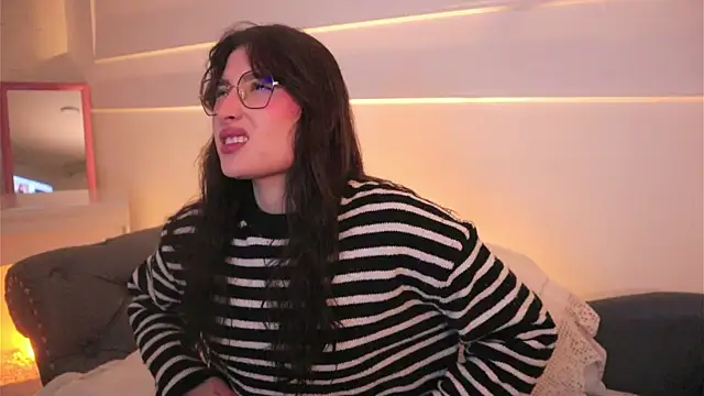 Daisha Riley online show from February 11, 2026, 3:44 am