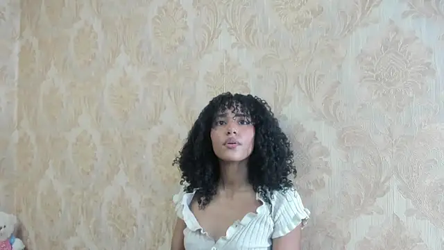 CintiaWalker online show from October 2, 2025, 12:45 pm