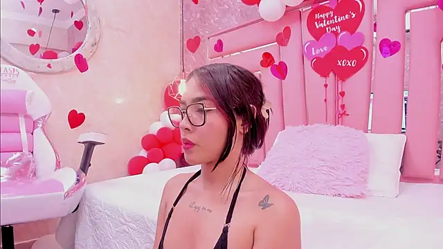 SEXY HOTTIE   online show from February 20, 2025, 6:46 pm