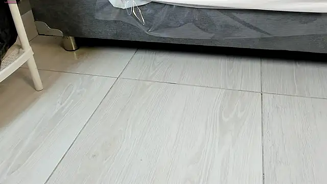 PerlaPreciosa online show from April 12, 2026, 4:06 am