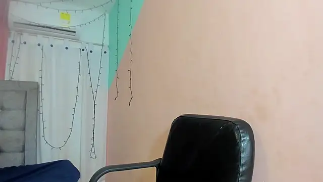 dani-lue online show from January 24, 2025, 11:59 am