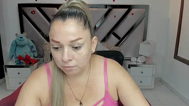 natalia5560 online show from October 23, 2025, 12:37 pm