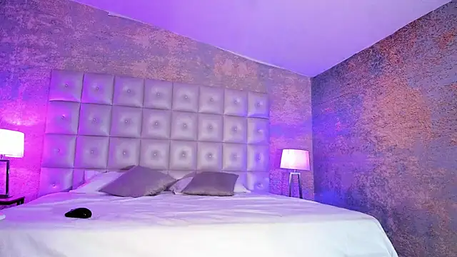 loladupont online show from November 16, 2025, 3:01 am