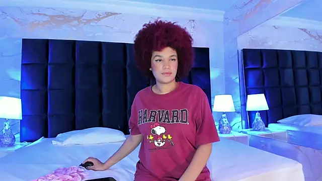 loladupont online show from February 18, 2026, 3:13 am