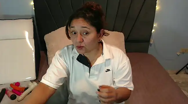 AngelRouss online show from February 1, 2025, 4:24 am